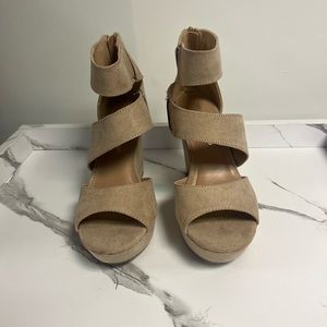 Brand new Women’s wedge sandal size 7